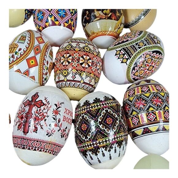 VINTAGE Plastic Easter Eggs Pysanky Ukranian Mixed Pattern SET OF 17 Ukraine - Picture 3 of 6